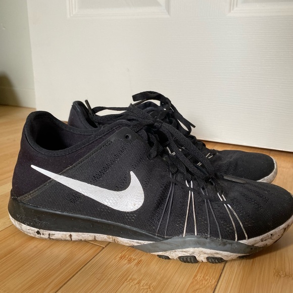 Nike free running shoes - Picture 2 of 5